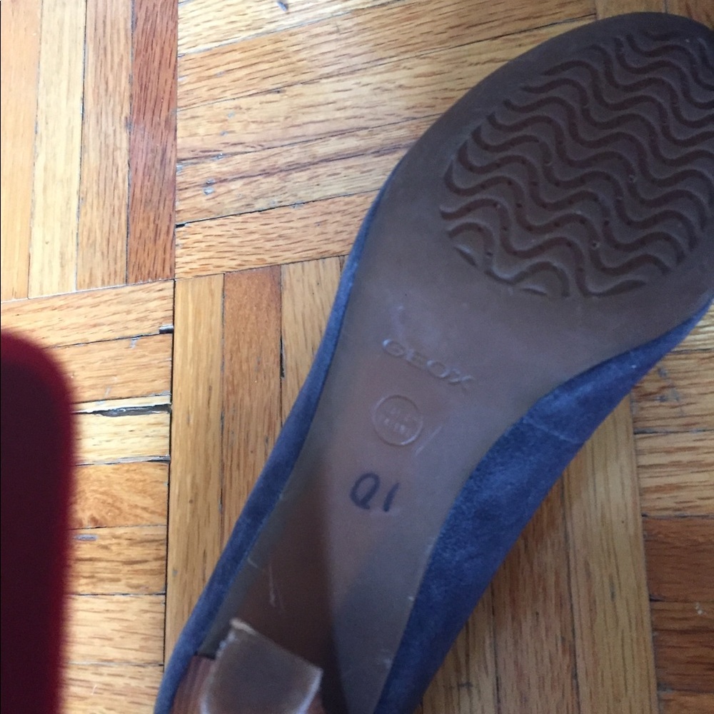 Too small - Picture 3 of 3